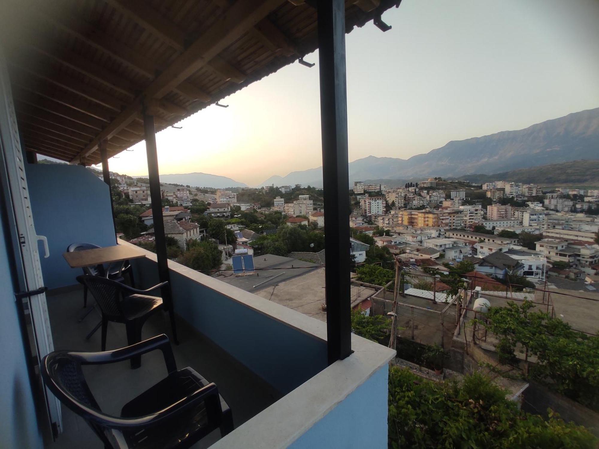 Apartament Dino Gjirokastra