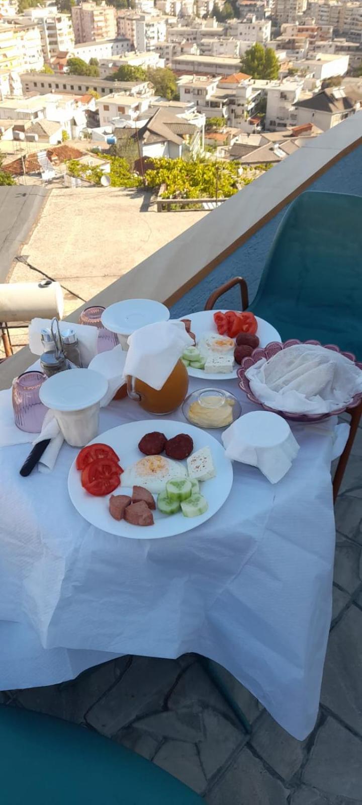 Dino Apartament Gjirokastra